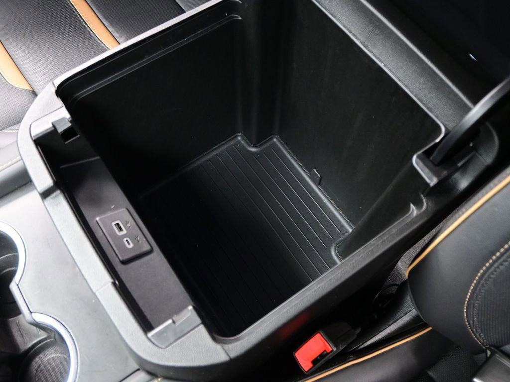 Used 2024 GMC Yukon XL AT4 w/ Technology Package image 31