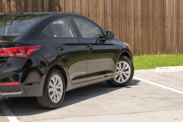 Used 2020 Hyundai Accent SE image 12