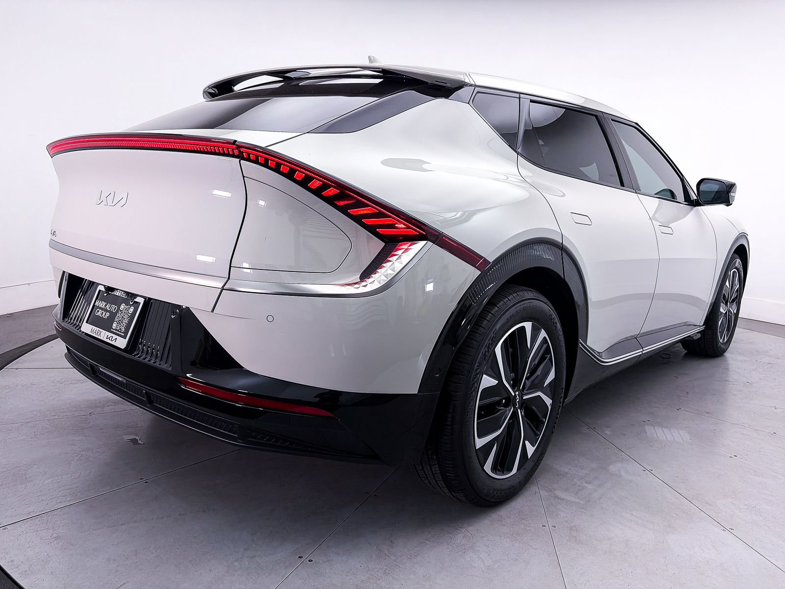 Certified 2024 Kia EV6 Wind w/ Wind Technology Package AWD/4WD image 16