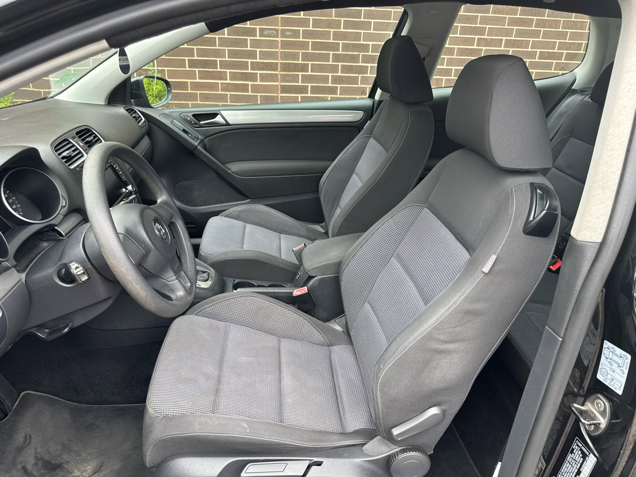 Used 2012 Volkswagen Golf 2-Door image 5