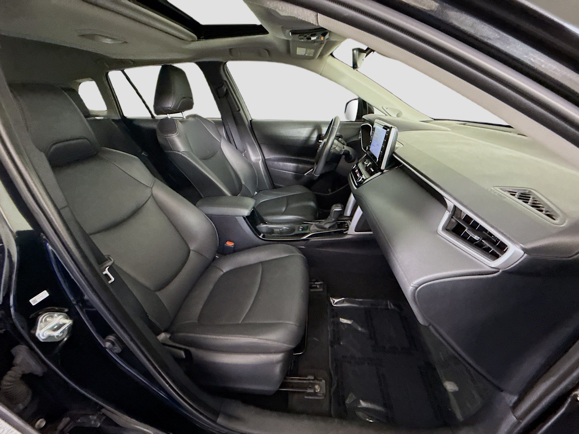 Used 2022 Toyota Corolla Cross XLE FWD image 29
