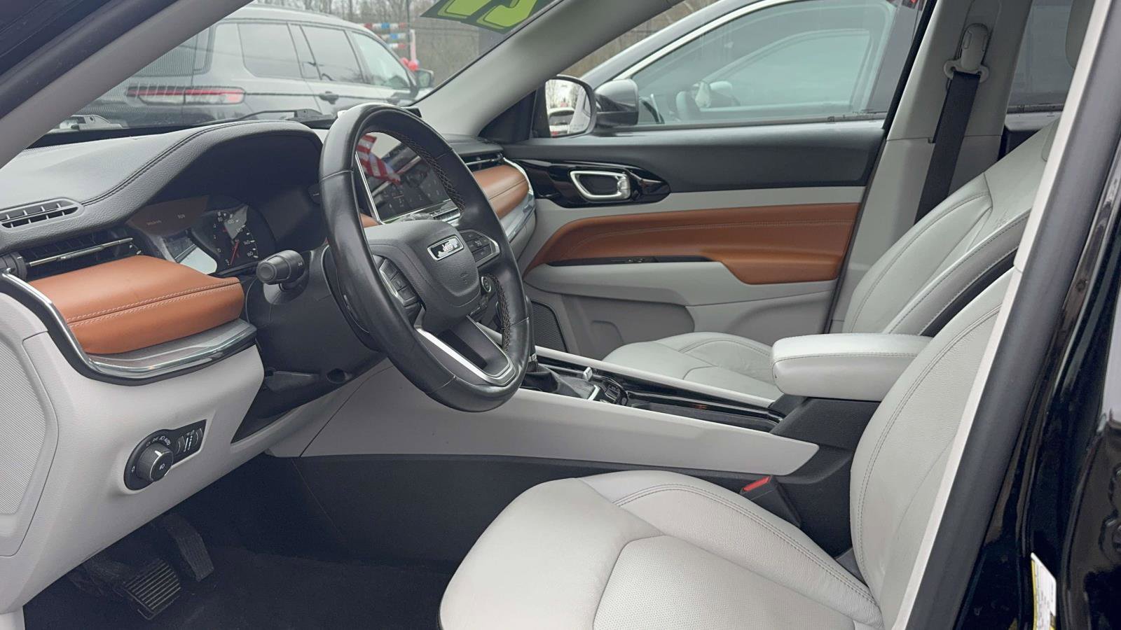 Used 2022 Jeep Compass Limited image 29