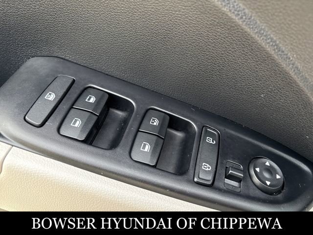 Certified 2023 Hyundai Venue SEL w/ Cargo Package image 13