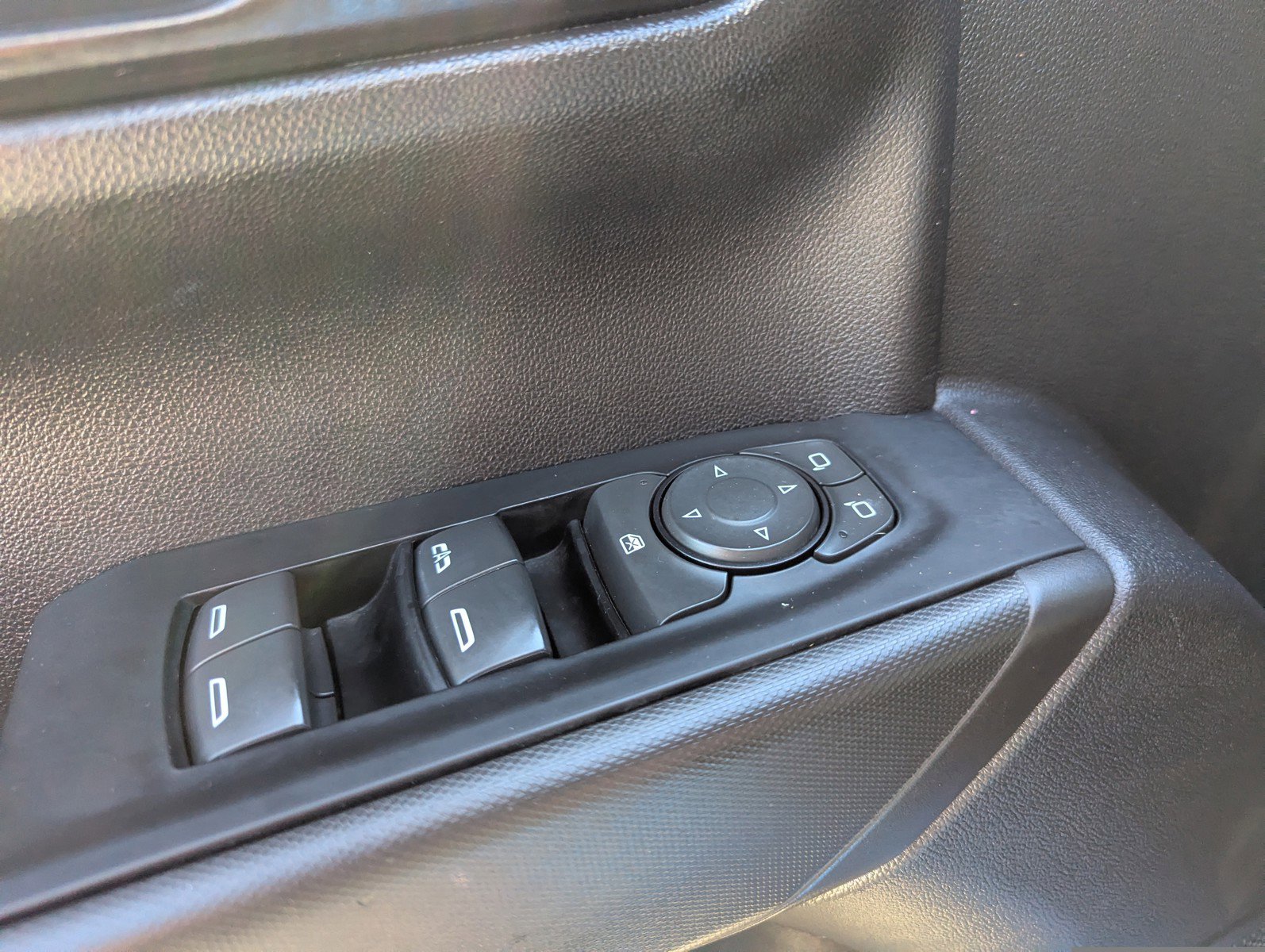 Used 2022 Chevrolet Silverado 1500 Custom image 12