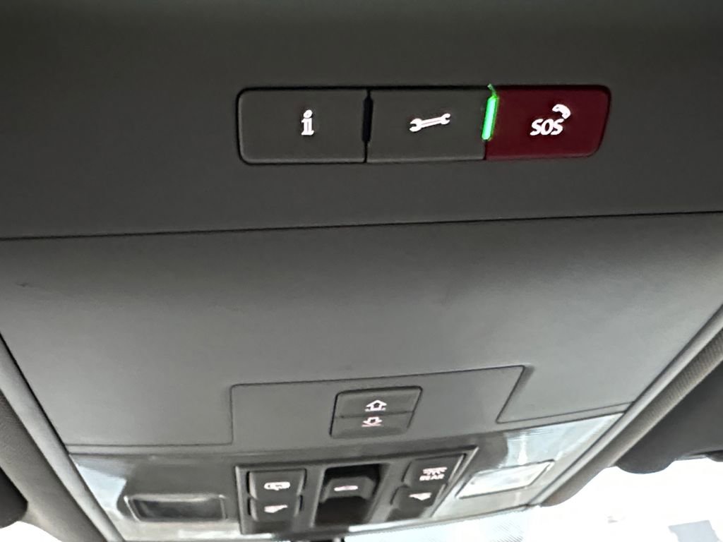 Used 2022 Volkswagen Atlas SE w/ Panoramic Sunroof Package image 18