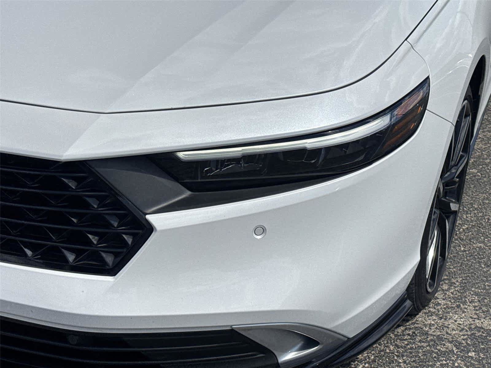 Used 2024 Honda Accord Touring image 7