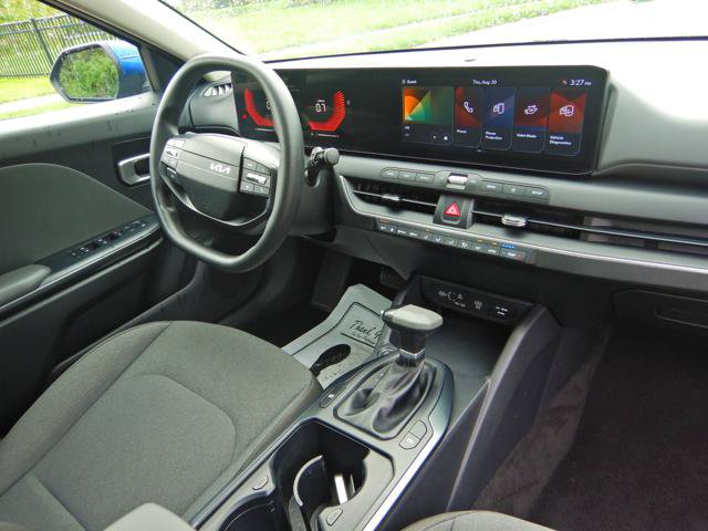 Used 2025 Kia K4 FWD image 17