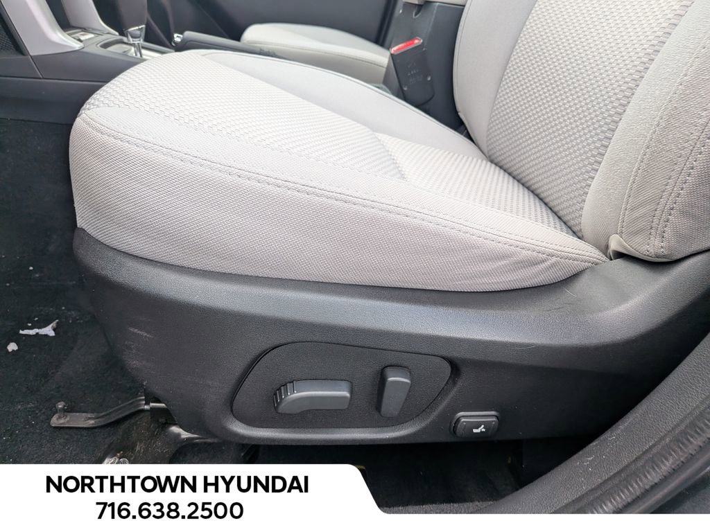 Used 2018 Subaru Forester 2.5i Premium w/ All-Weather Package image 31