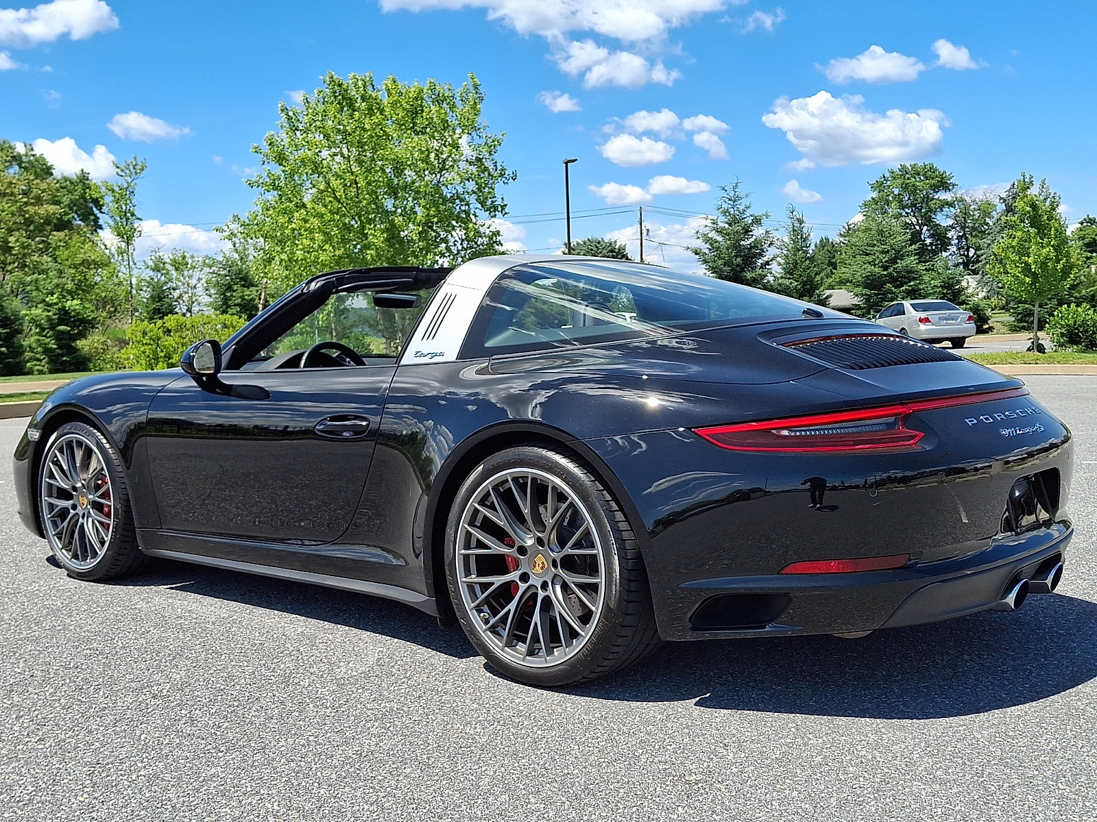 Used 2017 Porsche 911 Targa 4S AWD/4WD image 6