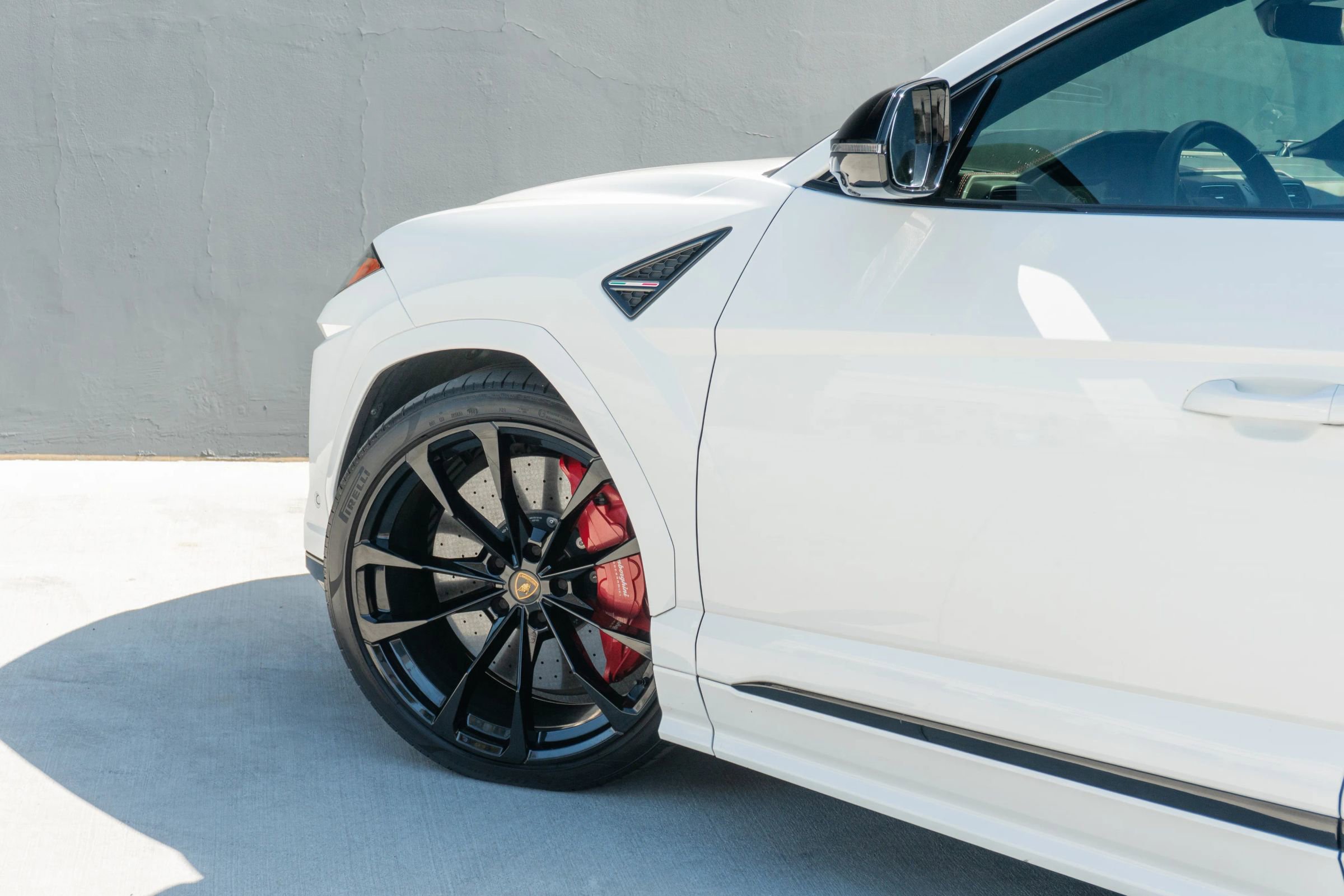 Used 2021 Lamborghini Urus image 45