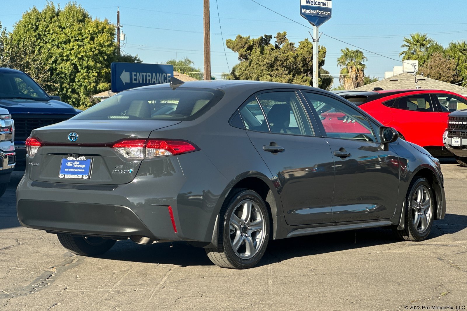 Used 2024 Toyota Corolla LE FWD image 4