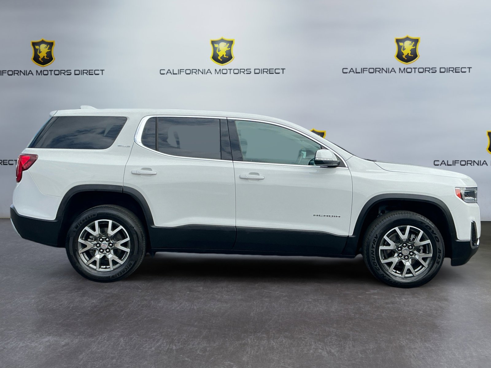 Used 2022 GMC Acadia SLE image 4