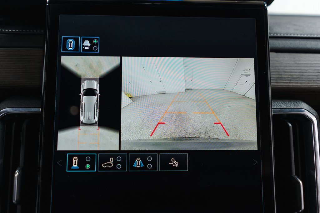 Used 2024 GMC Acadia Denali image 16