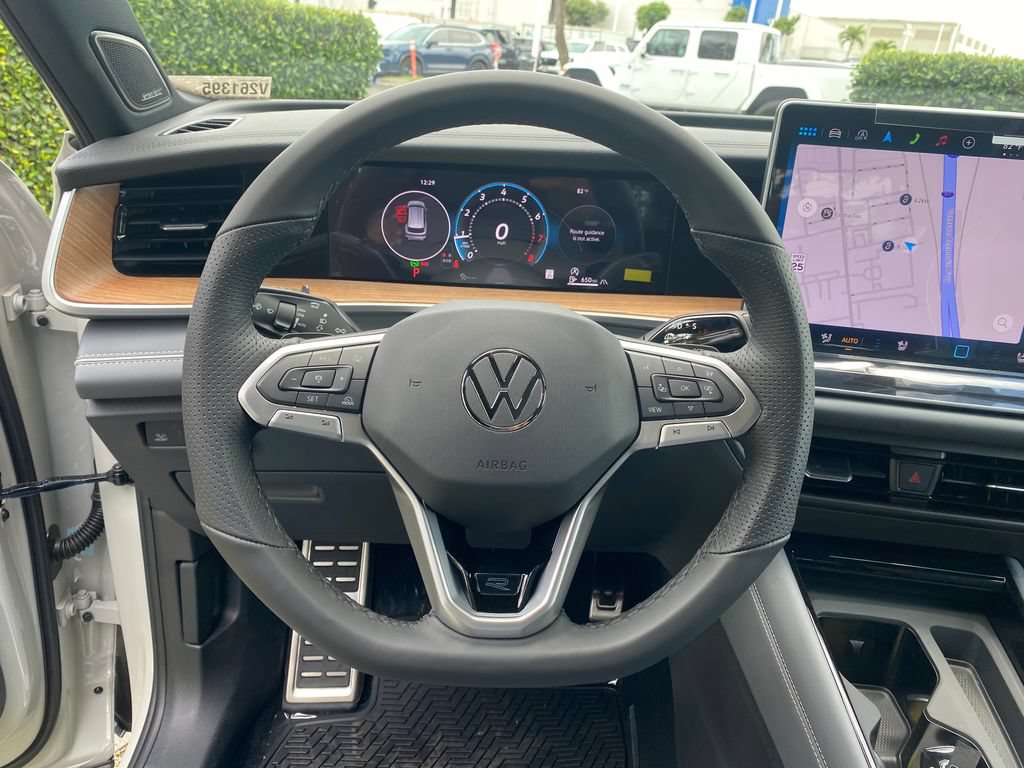 New 2026 Volkswagen Tiguan SEL R-Line AWD/4WD image 14