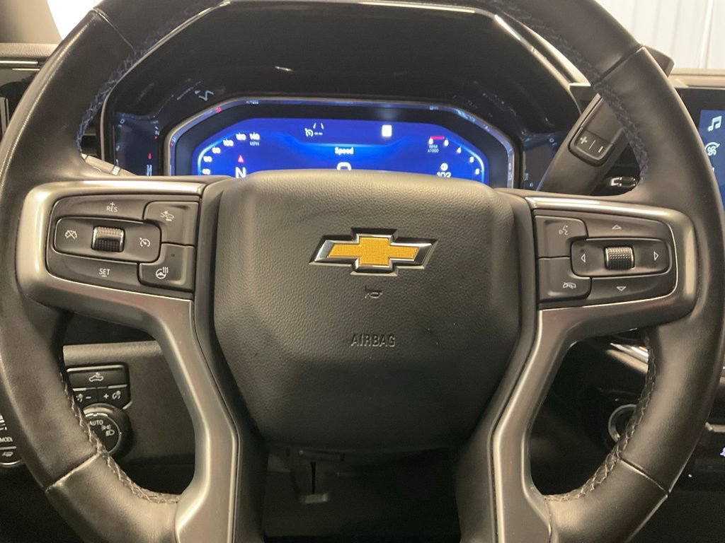 Used 2023 Chevrolet Silverado 1500 LT AWD/4WD image 13