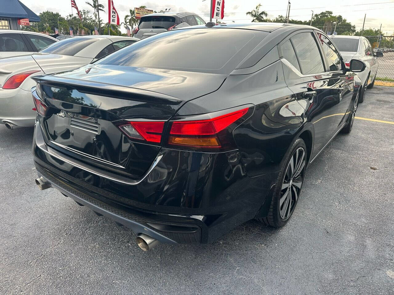 Used 2019 Nissan Altima 2.5 SR w/ SR Premium Package image 4