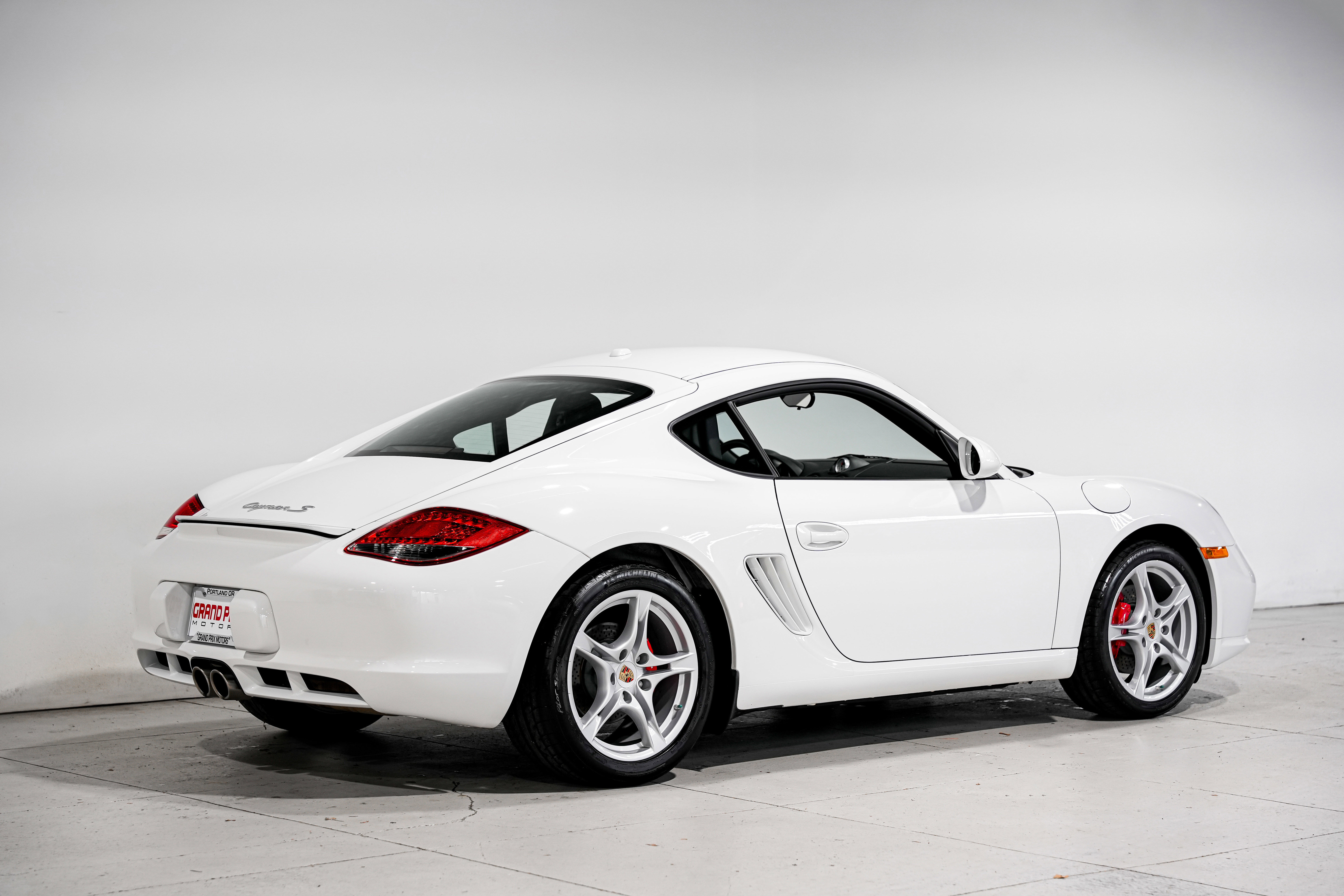 Used 2011 Porsche Cayman S image 4