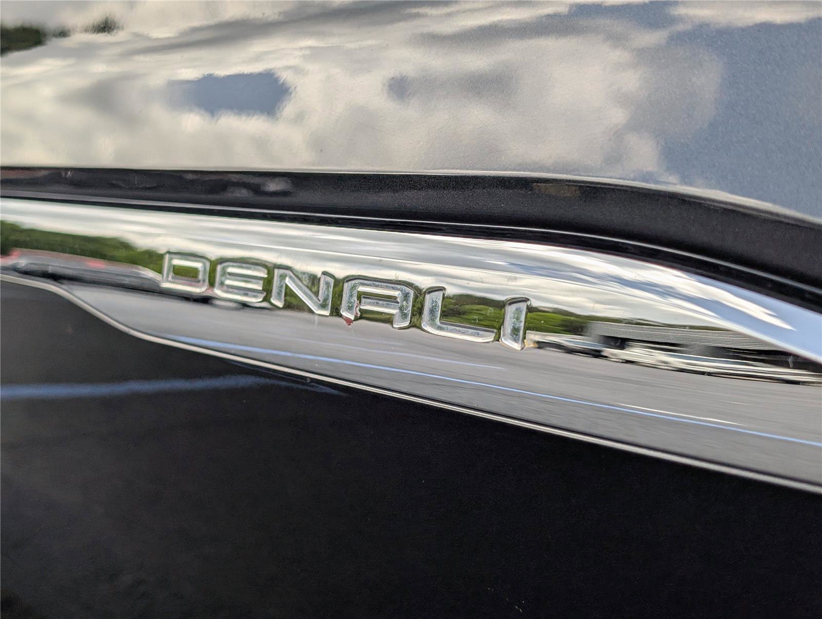 Used 2023 GMC Acadia Denali w/ Denali Ultimate Package FWD image 39