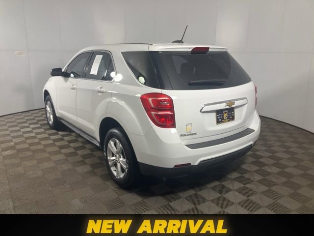 Used 2017 Chevrolet Equinox LS image 3