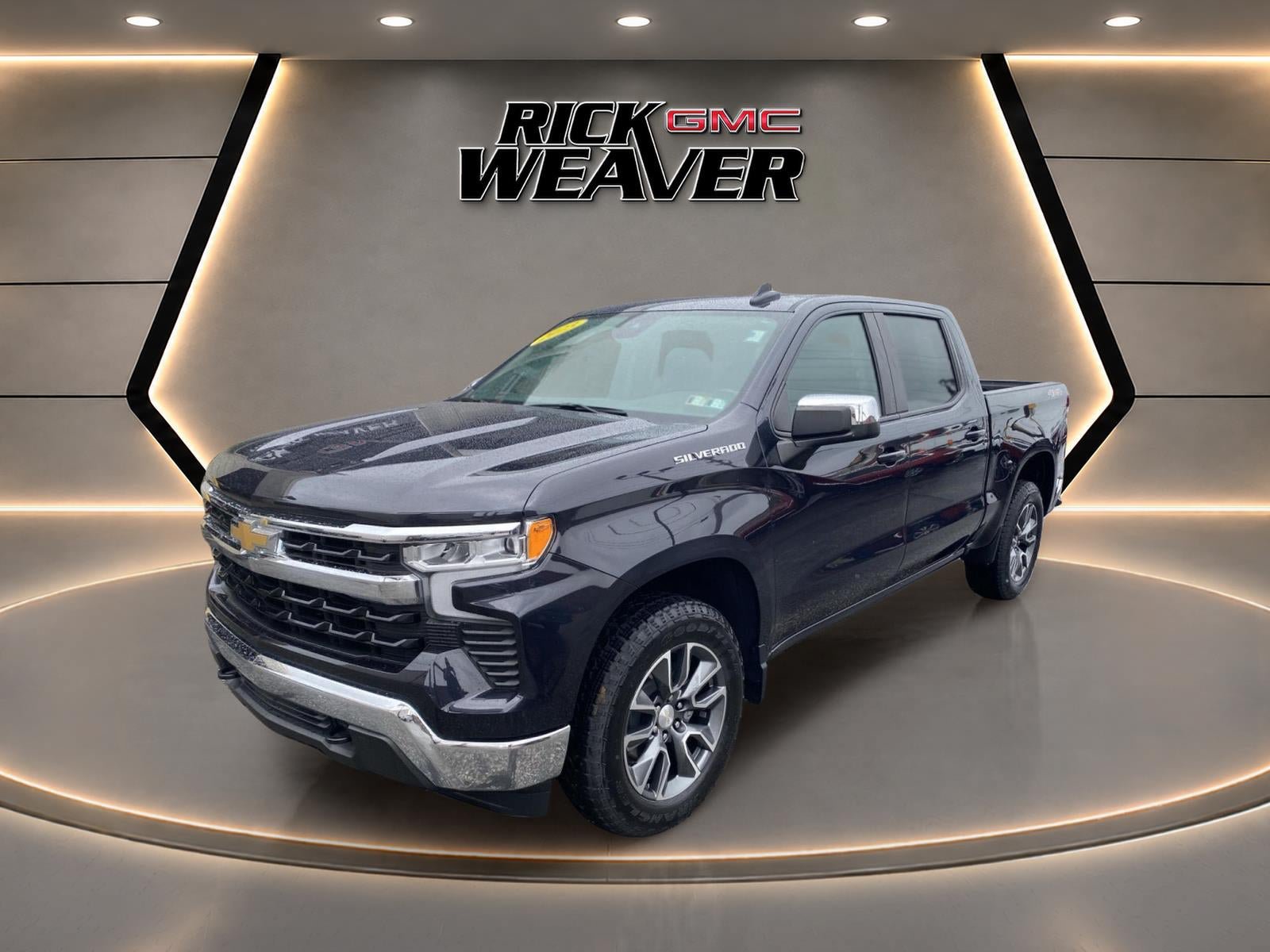 Used 2023 Chevrolet Silverado 1500 LT AWD/4WD image 2