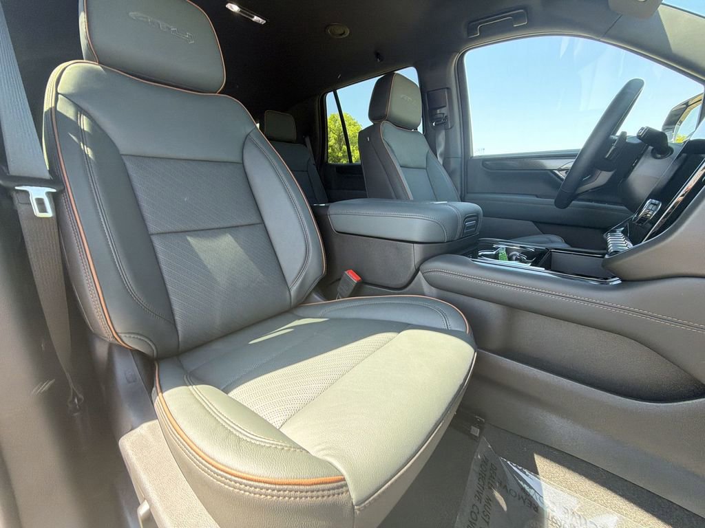 New 2026 GMC Yukon AT4 w/ Premium Trailering Package image 15
