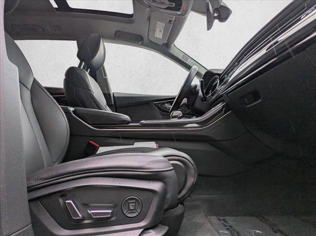 Used 2019 Audi Q8 Prestige w/ Luxury Package image 21