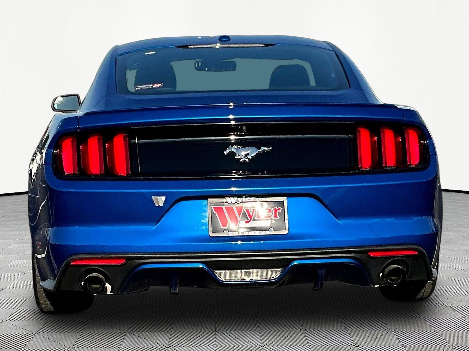 Used 2017 Ford Mustang Premium RWD image 5