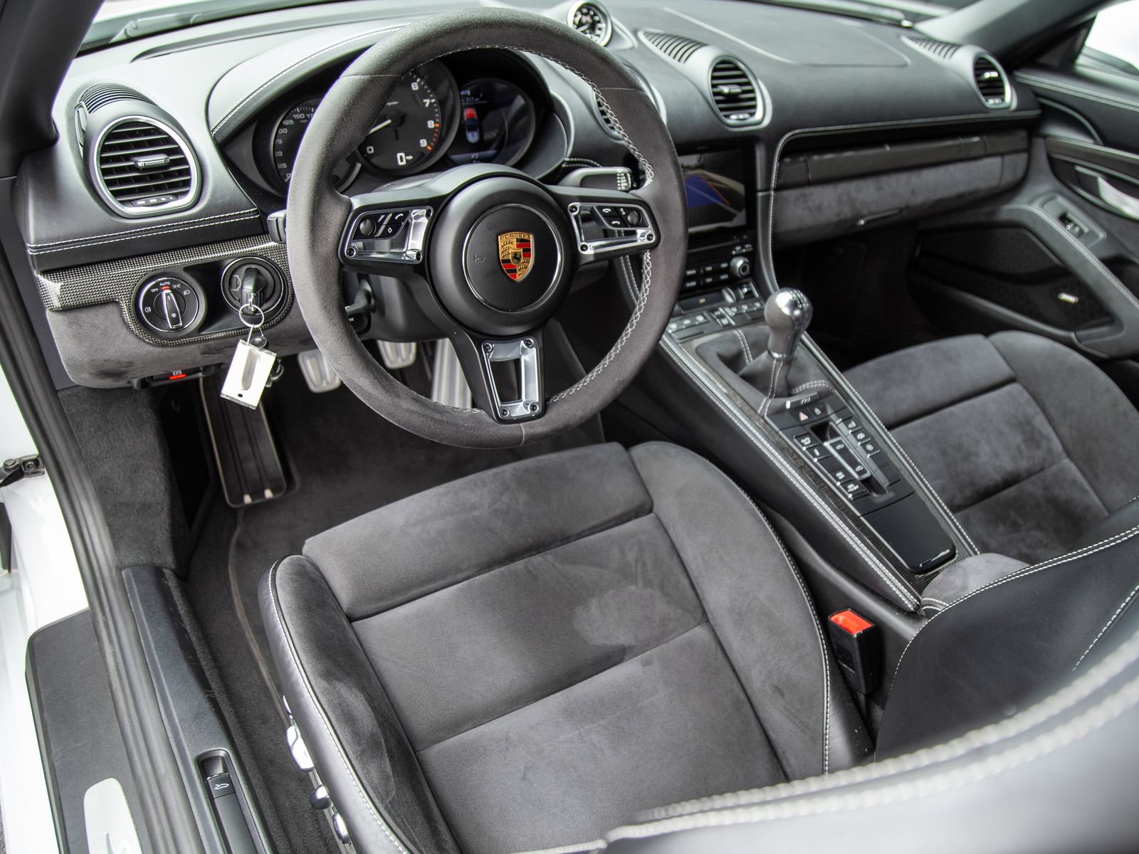 Certified 2021 Porsche 718 Boxster Spyder RWD image 4