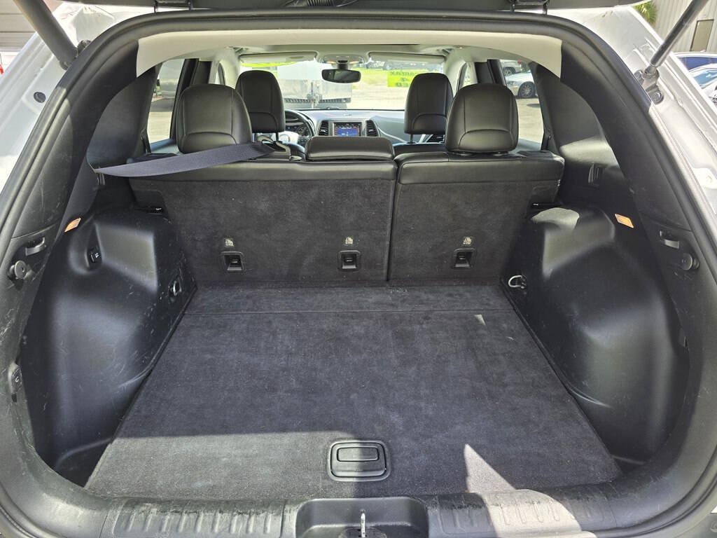 Used 2019 Jeep Cherokee Trailhawk w/ Comfort/Convenience Group AWD/4WD image 23