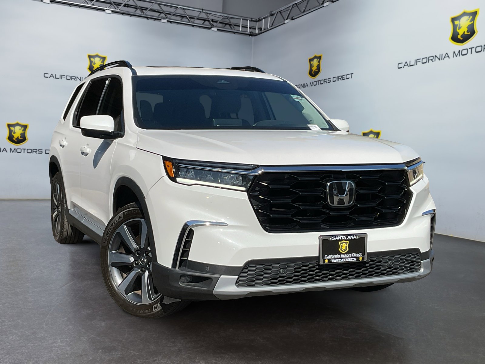 Used 2024 Honda Pilot Touring image 3