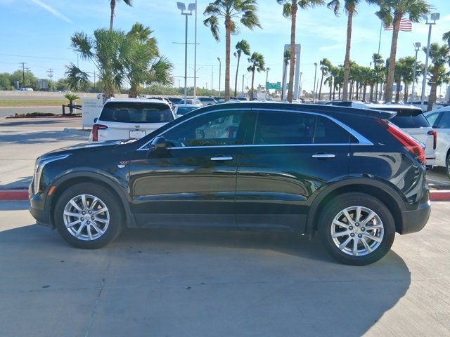 Used 2023 Cadillac XT4 Luxury w/ Cold Weather Package image 3
