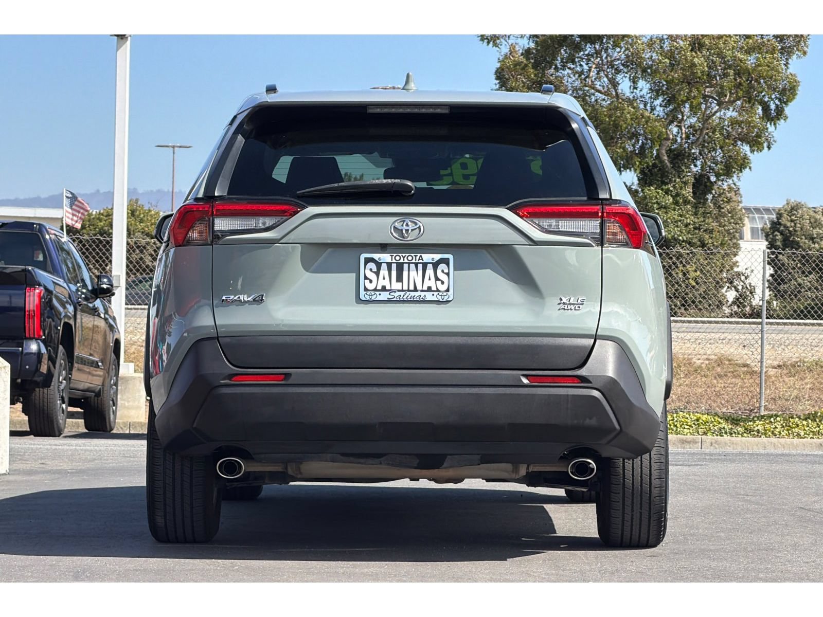Used 2019 Toyota RAV4 XLE AWD/4WD image 5