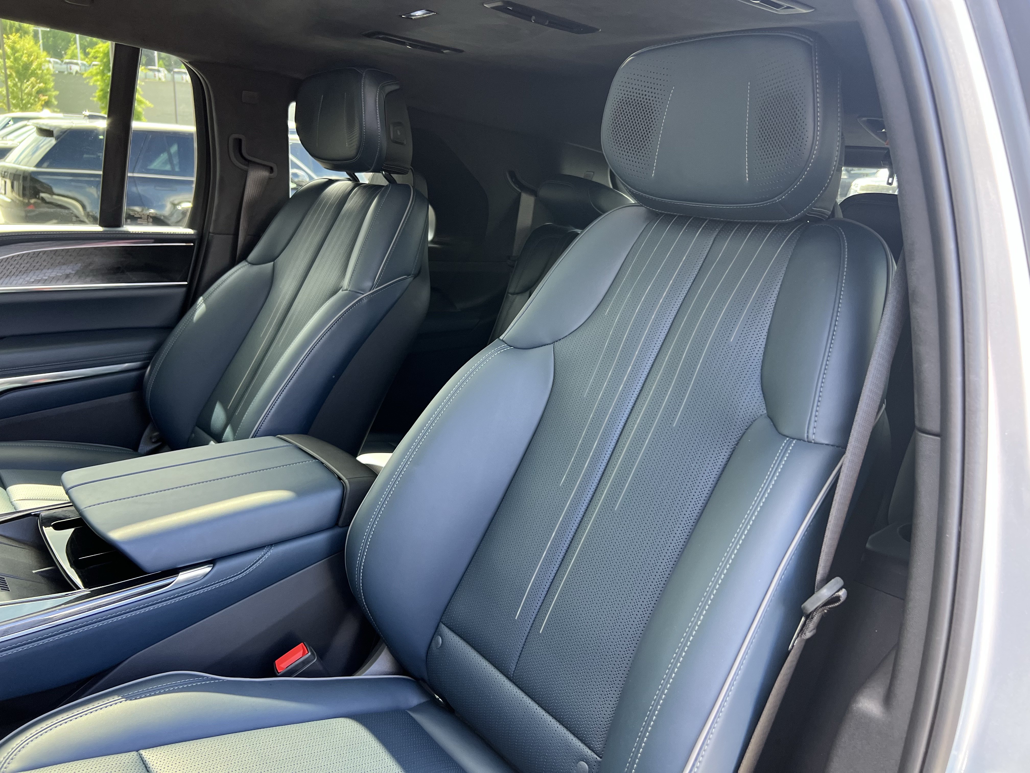 Used 2025 Cadillac Escalade IQ Sport 2 AWD/4WD image 34