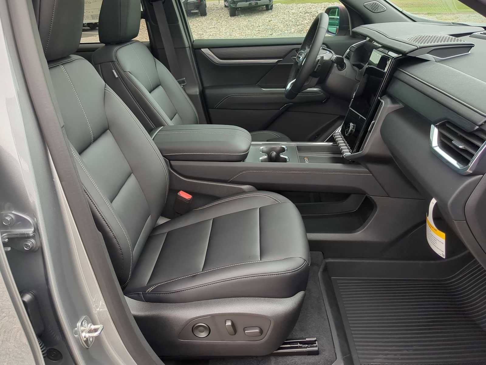 New 2025 GMC Acadia Elevation w/ Elevation Premium Package image 30