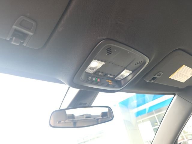 Used 2022 Chevrolet Traverse LS image 22