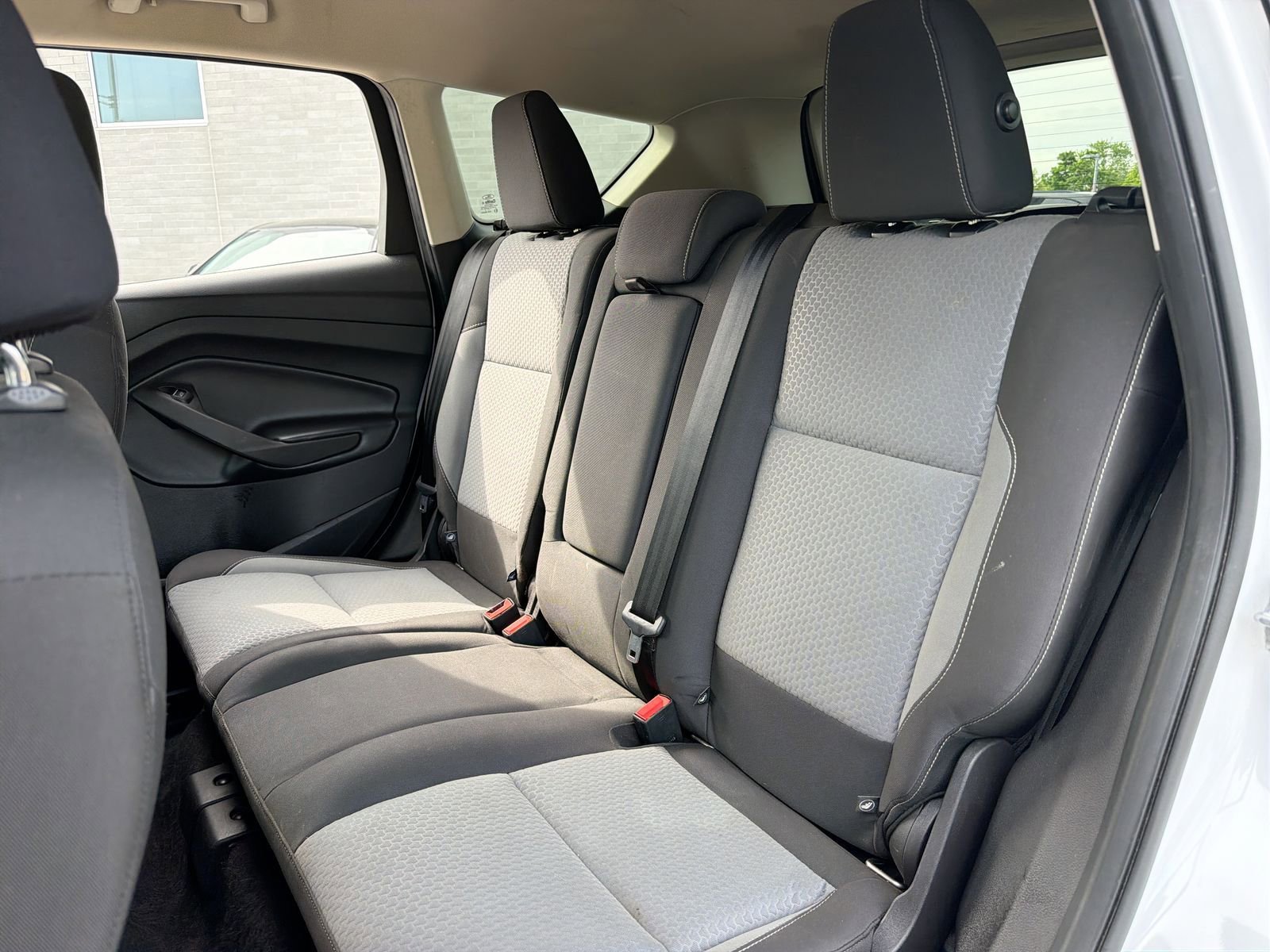 Used 2017 Ford Escape SE w/ Equipment Group 201A FWD image 19