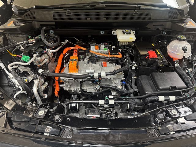 Used 2025 Chevrolet Equinox EV LT w/ Convenience Package image 24