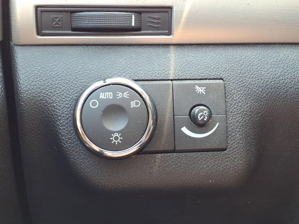 Used 2008 Saturn Outlook XE w/ Preferred Package FWD image 20