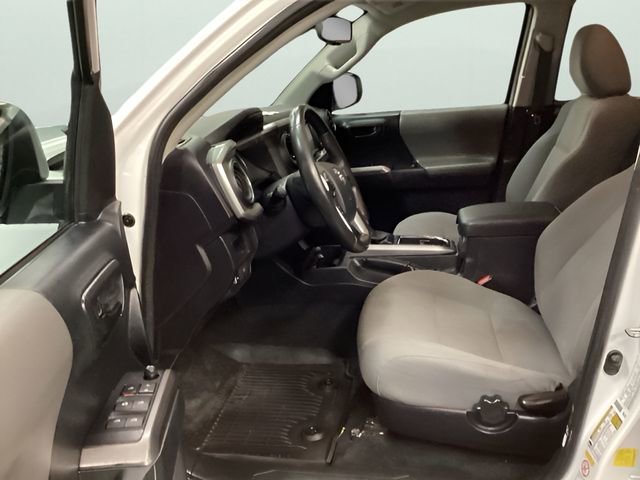 Used 2019 Toyota Tacoma SR5 AWD/4WD image 10