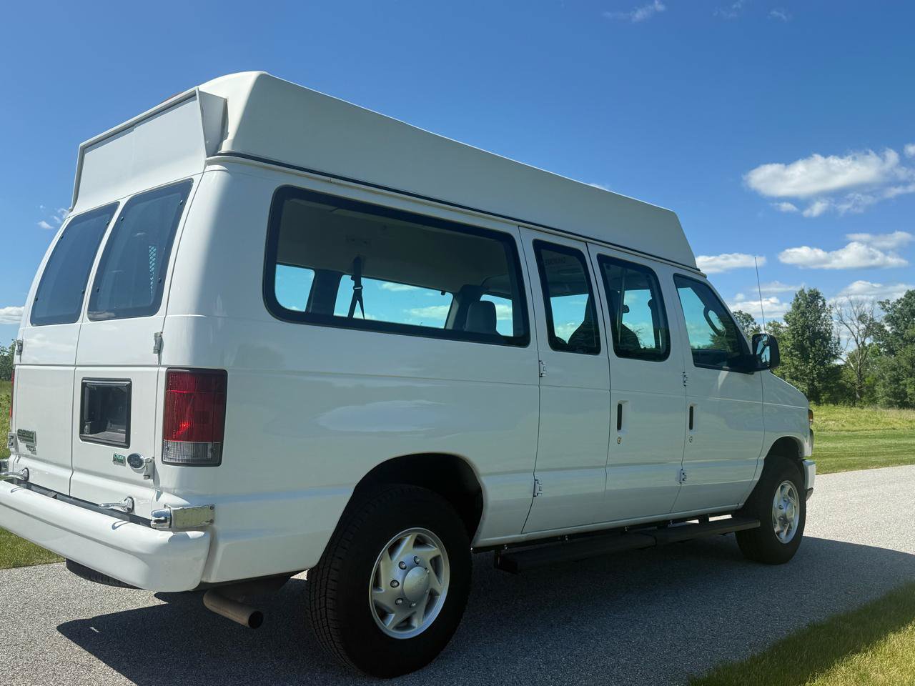 Used 2012 Ford E-250 and Econoline 250 w/ PWR Group RWD image 6