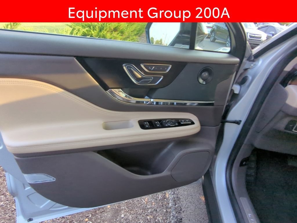 Used 2020 Lincoln Corsair Reserve w/ Elements Package AWD/4WD image 8