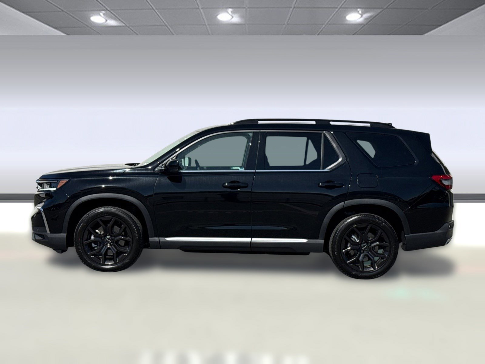 Certified 2025 Honda Pilot Touring image 2
