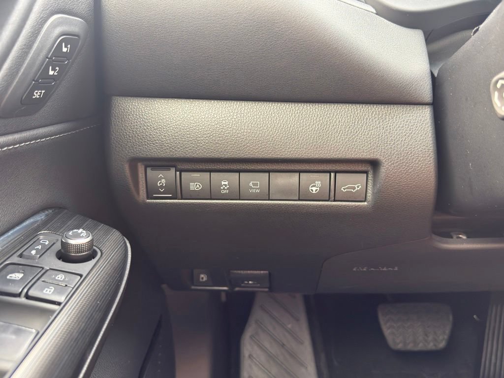 Used 2022 Toyota Venza Limited w/ Advanced Technology Package AWD/4WD image 18