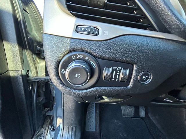 Used 2018 Jeep Cherokee Limited w/ Technology Group image 15