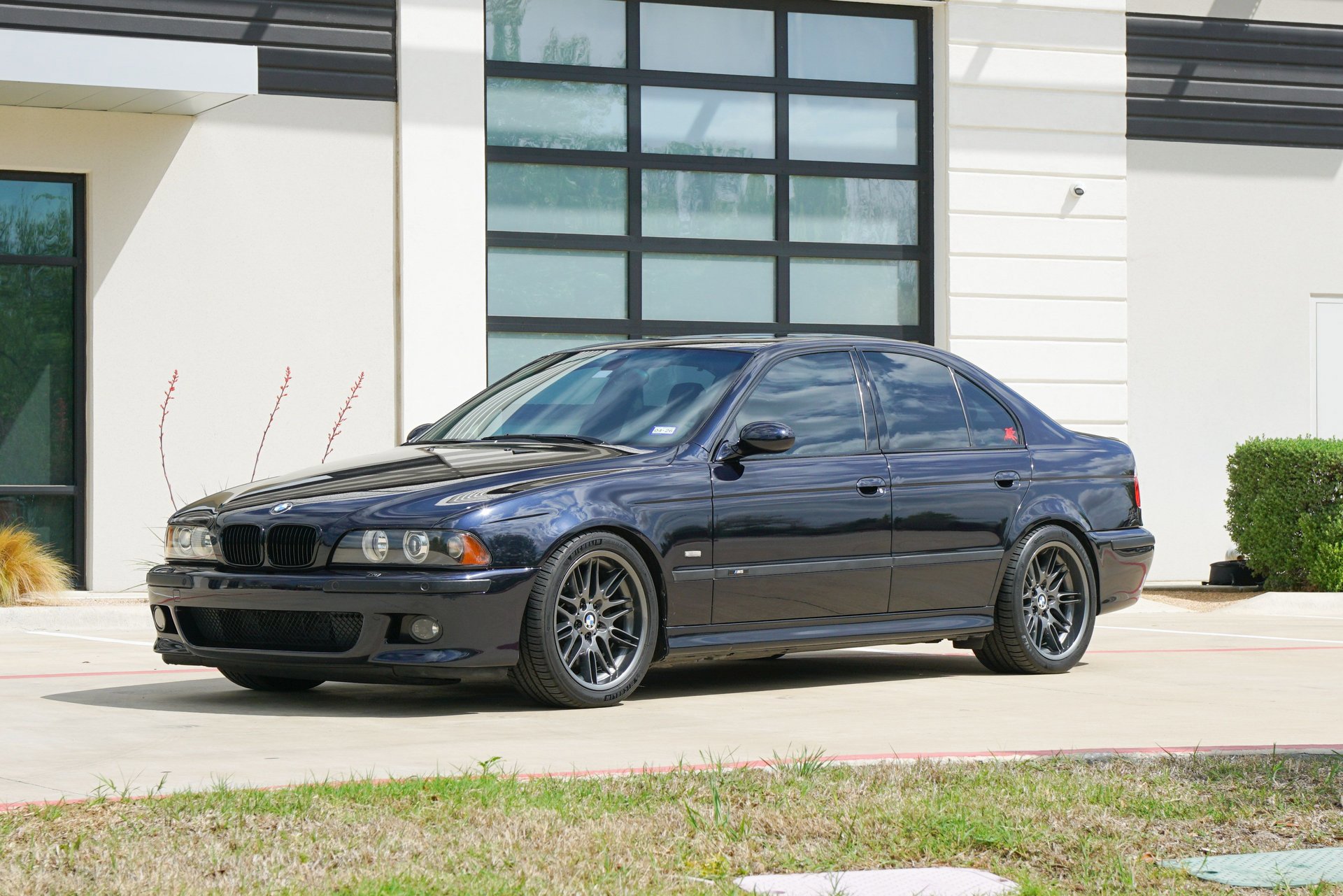 Used 2003 BMW M5 image 1