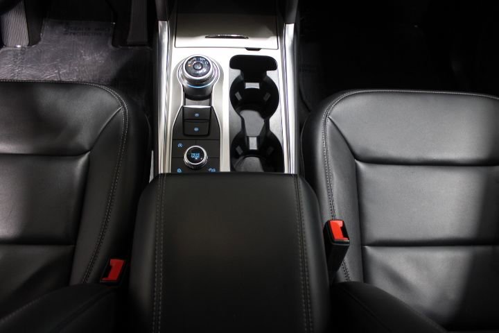 Used 2023 Ford Explorer XLT w/ Equipment Group 202A image 28