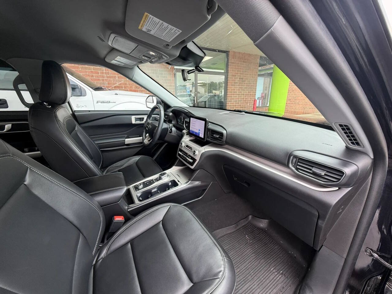 Used 2023 Ford Explorer XLT w/ Equipment Group 202A AWD/4WD image 29