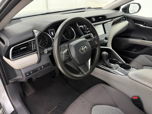 Used 2019 Toyota Camry LE w/ Convenience Package FWD image 8