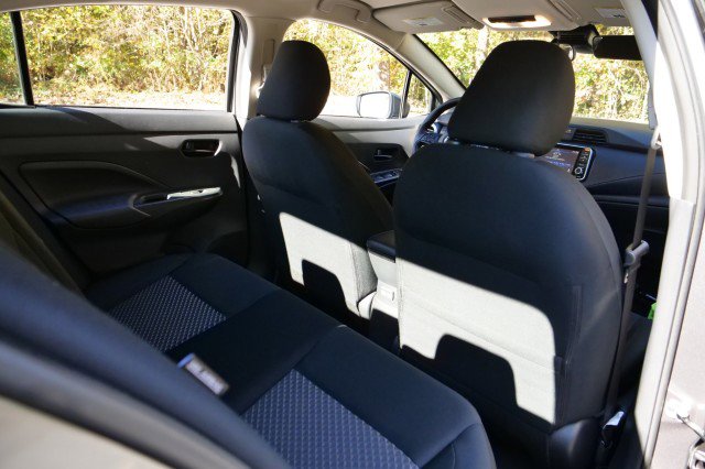 Used 2024 Nissan Versa S w/ S Plus Package image 33