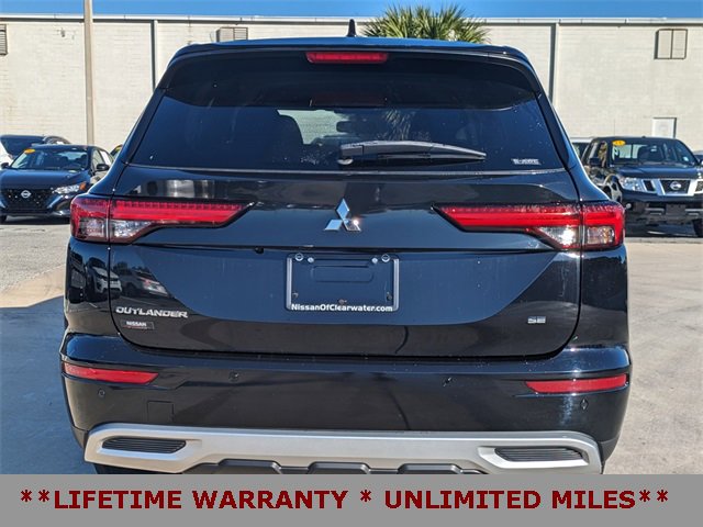 Used 2022 Mitsubishi Outlander SE image 7